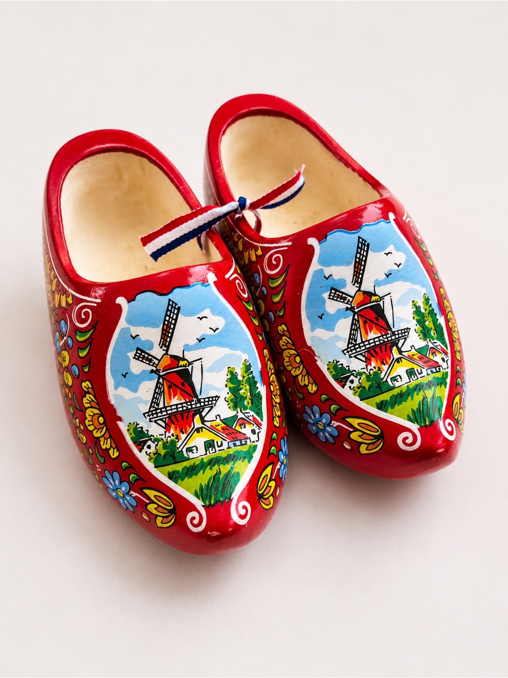 Vintage Dutch Wooden Clogs – Hand Painted Windmill Souvenir 🌷🇳🇱